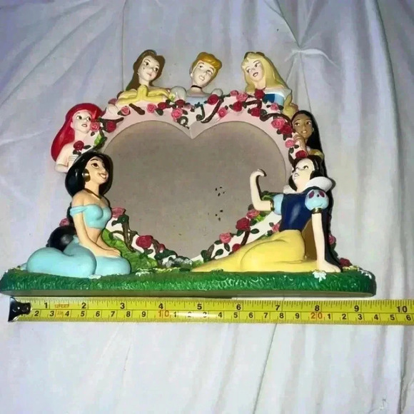 Vintage 90’s Disney Princess Heart Shaped Picture Frame  W/O GLASS! - Picture 6 of 9